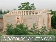 foto de casa de madera en construccion