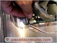 foto conectando el ventilador del disipador a la placa base - Ensamblaje de pc