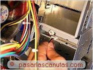 foto de conexion de alimentacion de disquetera - Ensamblaje de un pc - conexiones