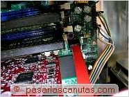 foto de conector de datos SATA - Ensamblaje de un pc - conexiones