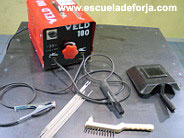 Bricolaje en Hierro forjado:  Todos los elementos del equipo de soldadura el�ctrica