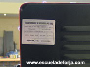 Bricolaje en Hierro forjado: placa con caracter�sticas del transformador