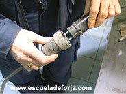 Bricolaje en Hierro forjado: conectando el transformador a la red