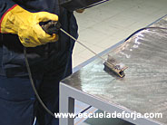 Bricolaje en Hierro forjado: utiliza guantes y protege toda tu piel