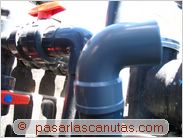 bricolaje agua caliente solar piscina - codo y tuber&iacute;a flexible de PVC pegados