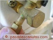 instalar aire acondicionado split - quitando tapon