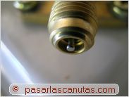 instalar aire acondicionado split - detalle de valvula de llenado-vaciado