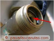 instalar aire acondicionado split - abrir valvula inferior