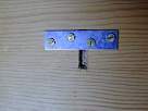 foto de bricolaje - pletina zincada con cuatro taladros