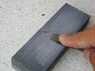 Bricolaje - Instalar lampara halogena - foto de afilar cincel en piedra