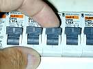 Bricolaje - Instalar lampara halogena - foto desconectando interruptor-fusible