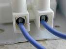 Bricolaje - Instalar lampara halogena - foto de cables de z�calo de l�mpara hal�gena conectados