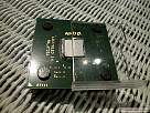 lapping - foto de extender pasta termica en chip de CPU