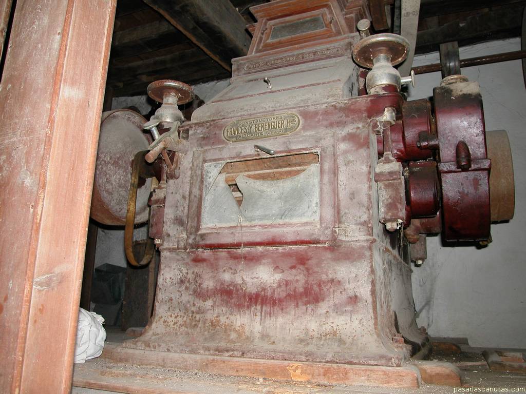 interior de molino antiguo