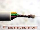 foto de cablecillos de oropel pelados y retorcidos