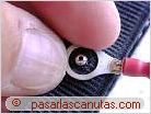 foto sujetando oreja de conexi�n en pulsera