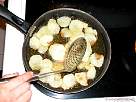 friendo patatas