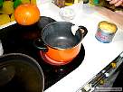 preparar bechamel - poniendo mantequilla en el recipiente al fuego