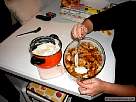 poner bechamel sobre las patatas