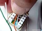 conectar una roseta RJ45 - bricolaje del pc - foto pre-insertando hilo en roseta modular RJ45 Cat5e