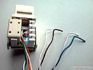 conectar una roseta RJ45 - bricolaje del pc - foto preparando los 4 cables de la segunda fila para la conexi�n del cable UTP a la roseta conector hembra RJ45